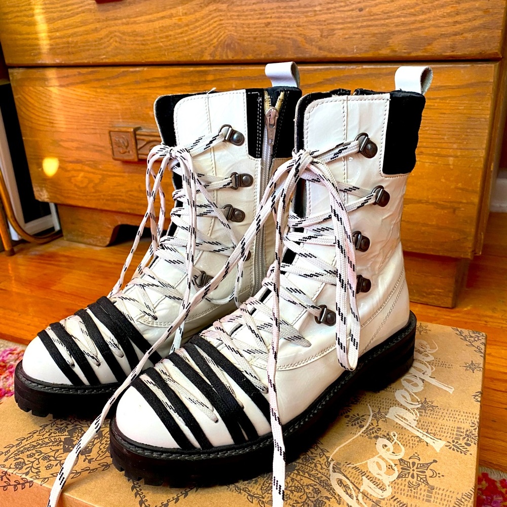 Free People White Boots Size 37
